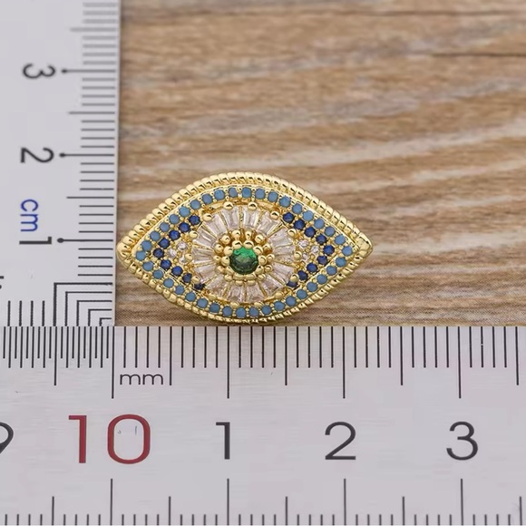 NWT Evil Eye Oval Stud Earrings in Gold Tone - Picture 4 of 4